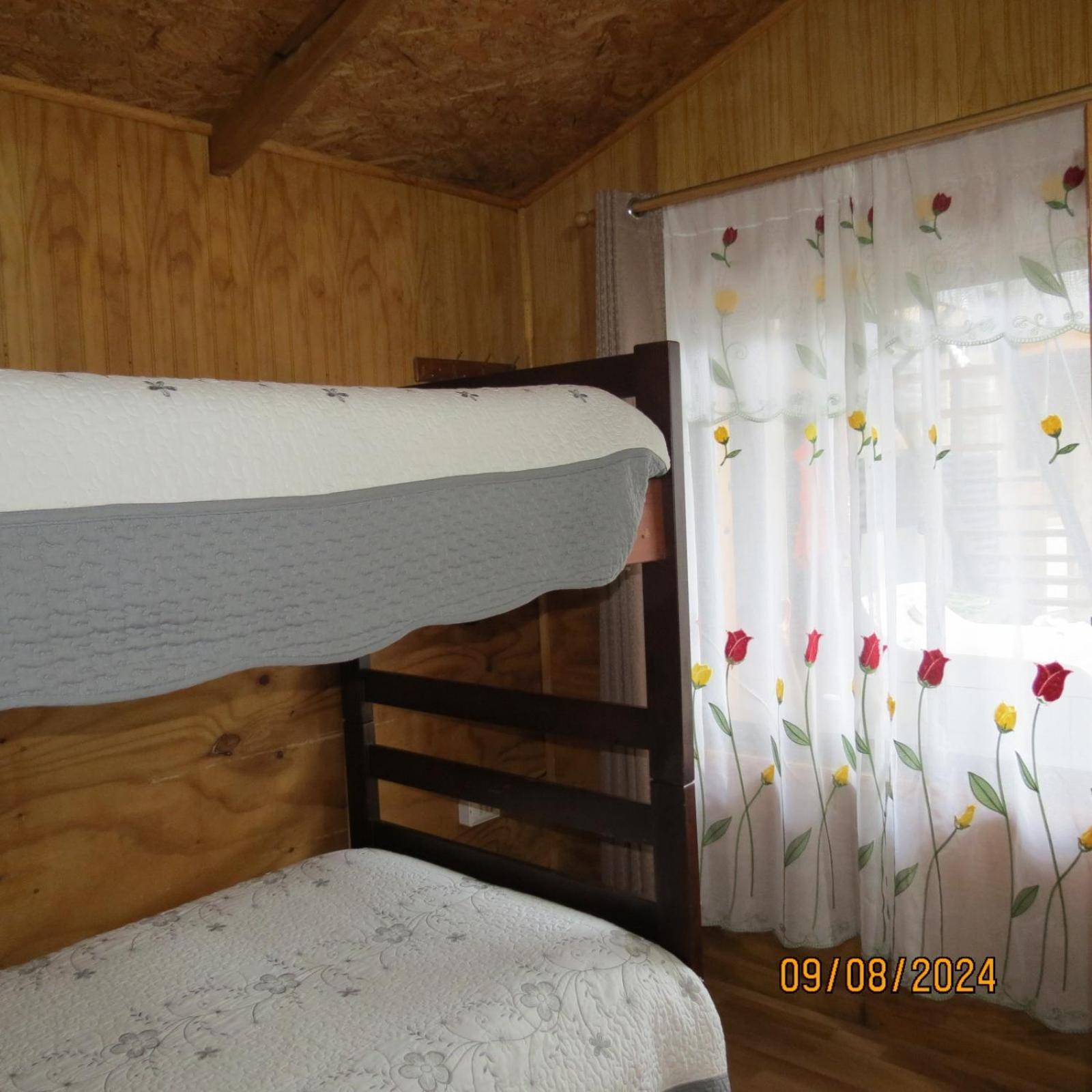 Hostal Y Cabanas Ventisquero Puerto Puyuguapi Exterior foto